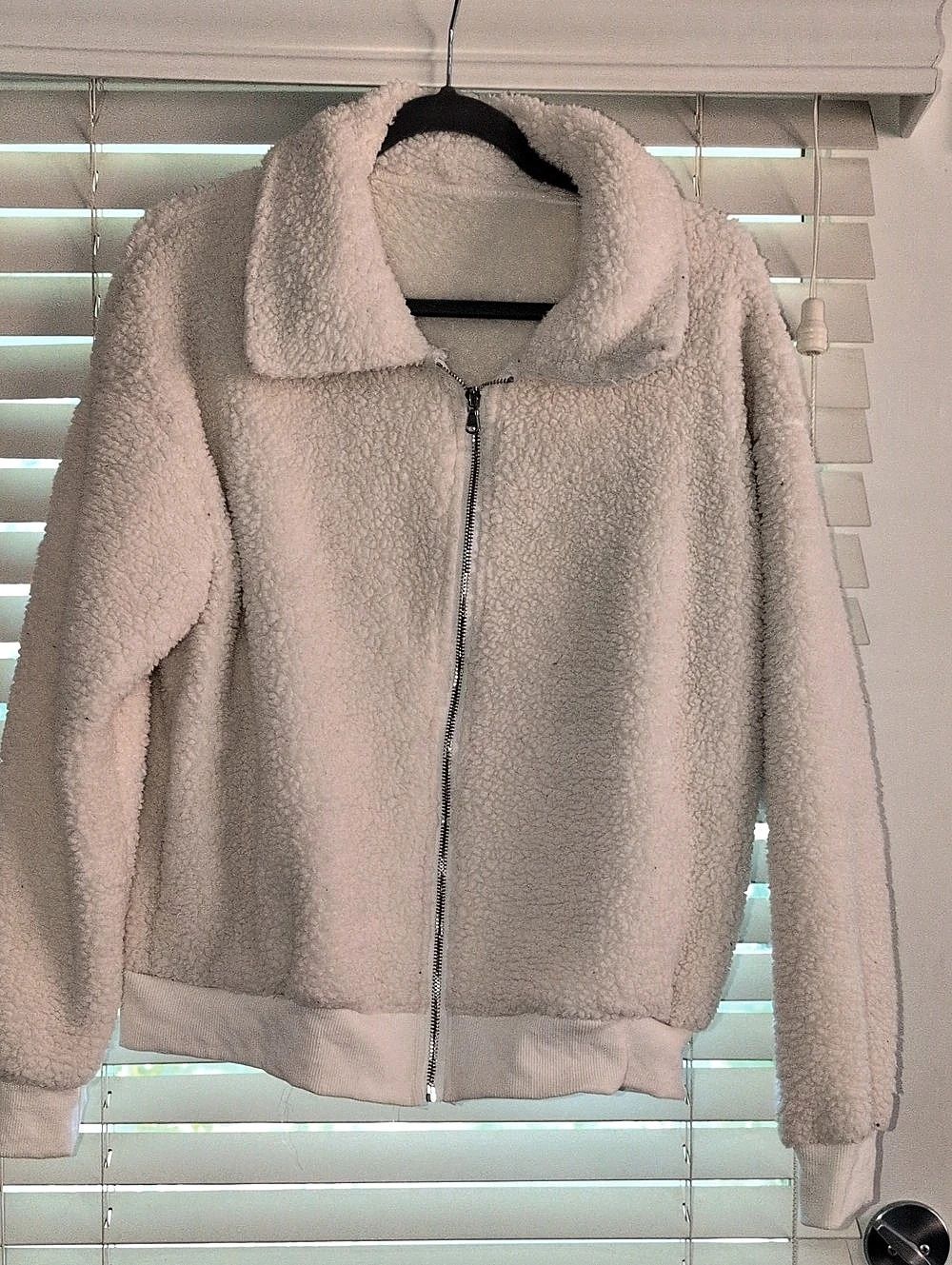 Teddy Fleece Jacket in White Large Like New